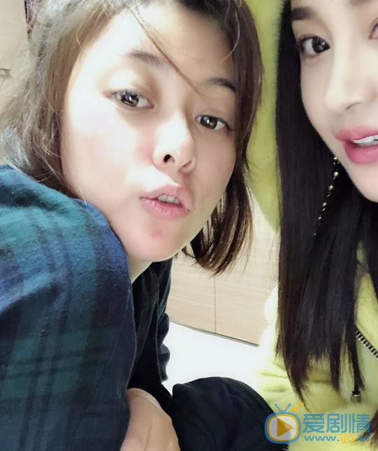 陈昱霖与人合照 陈昱霖高清写真_陈昱霖高清剧照