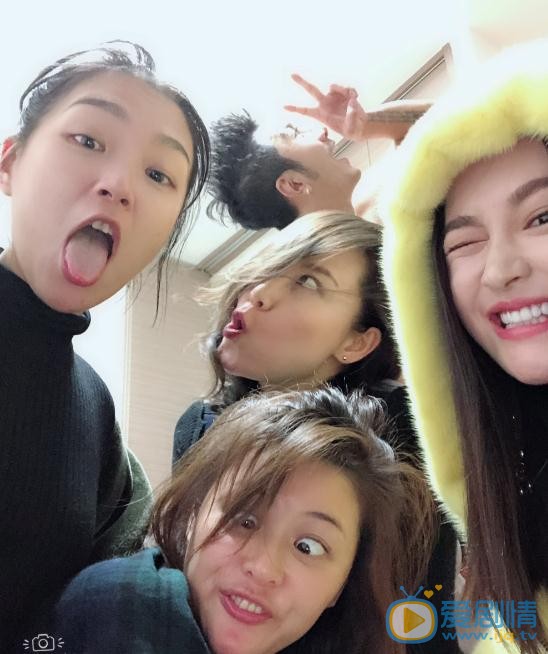 陈昱霖与人合照 陈昱霖高清写真_陈昱霖高清剧照