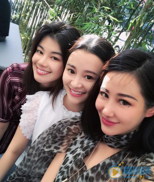 陈昱霖与人合照 陈昱霖高清写真_陈昱霖高清剧照