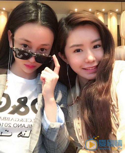 陈昱霖与人合照 陈昱霖高清写真_陈昱霖高清剧照