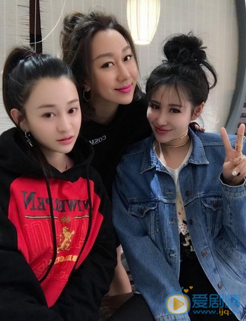 陈昱霖与人合照 陈昱霖高清写真_陈昱霖高清剧照