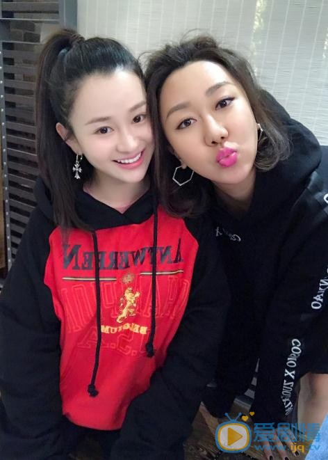 陈昱霖与人合照 陈昱霖高清写真_陈昱霖高清剧照