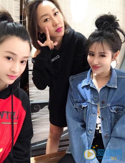 陈昱霖与人合照 陈昱霖高清写真_陈昱霖高清剧照