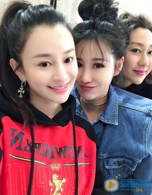 陈昱霖与人合照 陈昱霖高清写真_陈昱霖高清剧照