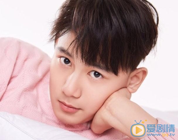 胡先煦是谁？胡先煦的父母是谁？胡先煦家庭背景介绍