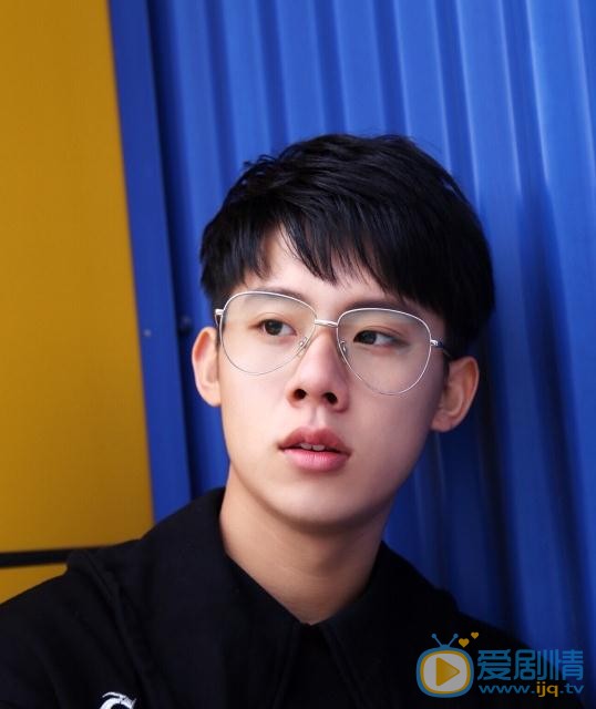 老男孩周洲是谁演的?老男孩周洲扮演者周奇个人资料、写真及生活照欣赏