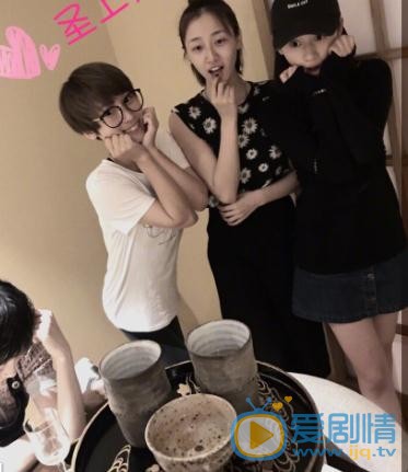 谢楠好友合照写真 谢楠高清写真_谢楠高清剧照