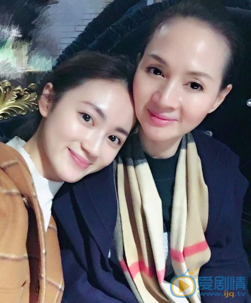 陶洋与人合照 陶洋高清写真_陶洋高清剧照