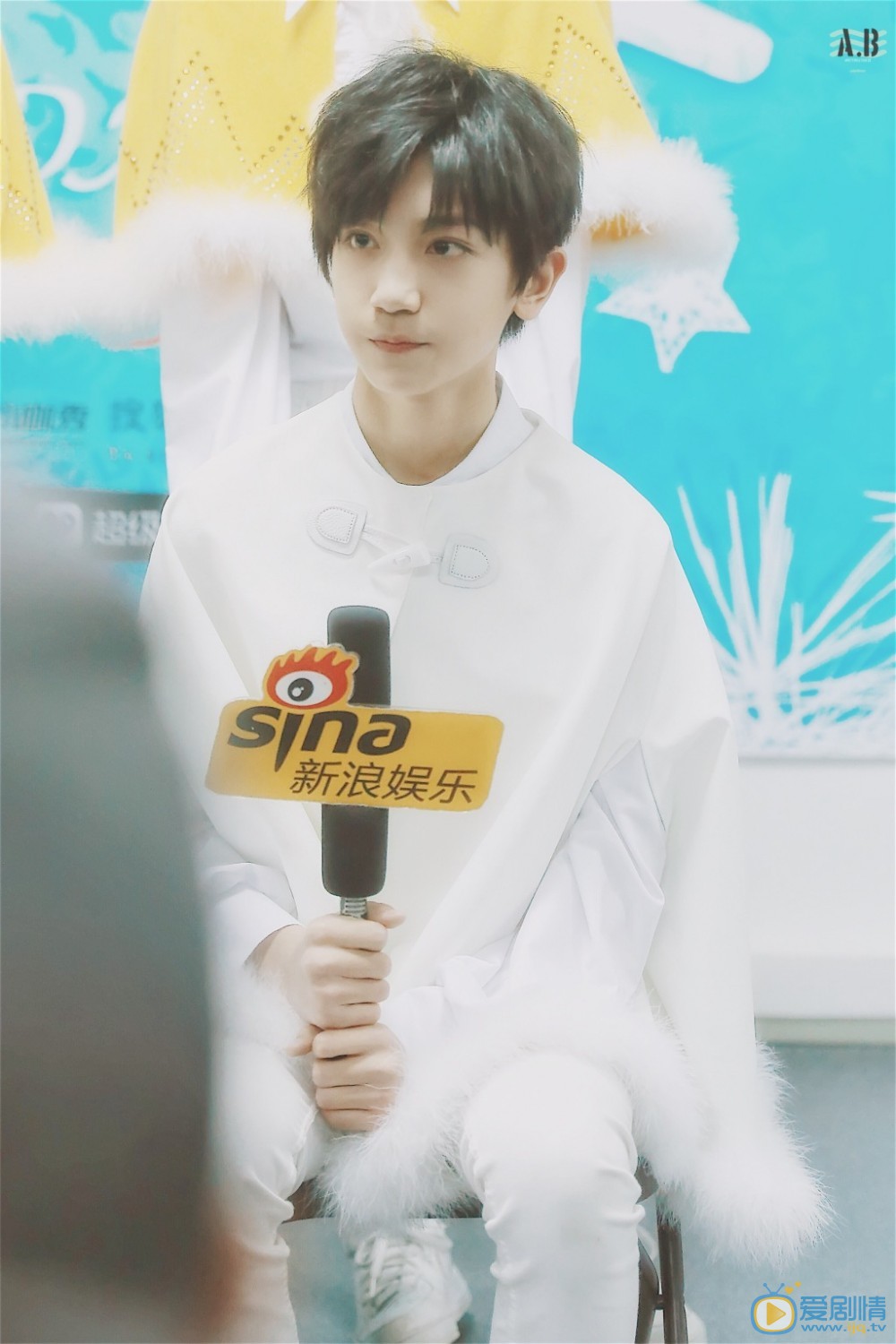 李天泽白衣少年写真 李天泽高清写真_李天泽高清剧照