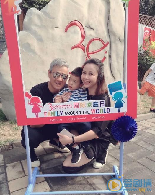 杨若兮全家福 杨若兮高清写真_杨若兮高清剧照