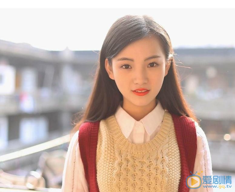 倪言红裙写真 倪言高清写真_倪言高清剧照