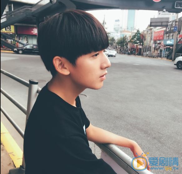 李家成微博配图写真 李家成高清写真_李家成高清剧照