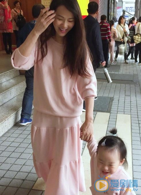 伊能静和女儿合照 伊能静高清写真_伊能静高清剧照