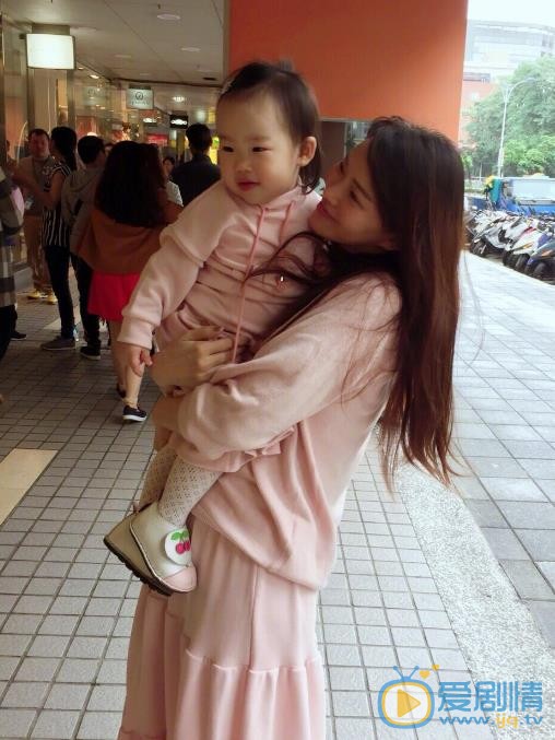 伊能静和女儿合照 伊能静高清写真_伊能静高清剧照