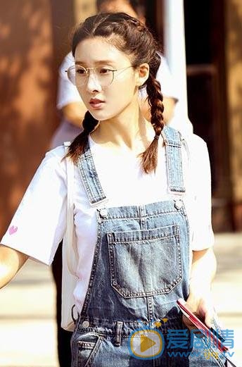 王子璇《艺术生》剧照 王子璇高清写真_王子璇高清剧照