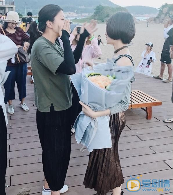 王若珊朋友合照 王若珊高清写真_王若珊高清剧照