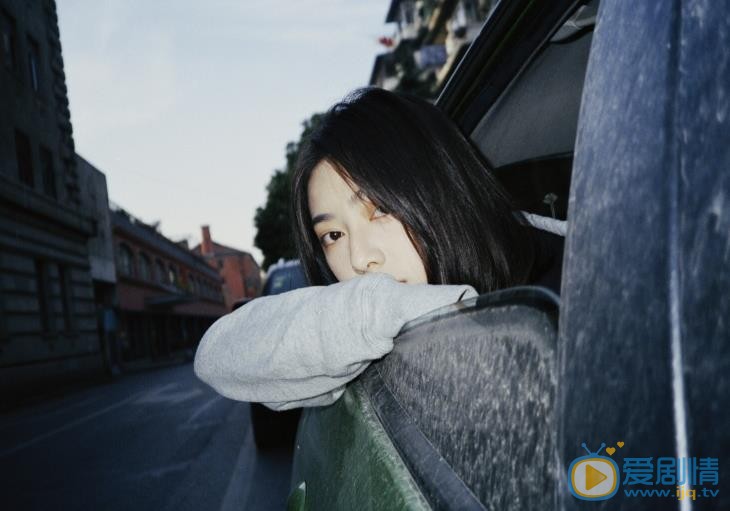 王若珊唯美街拍照 王若珊高清写真_王若珊高清剧照