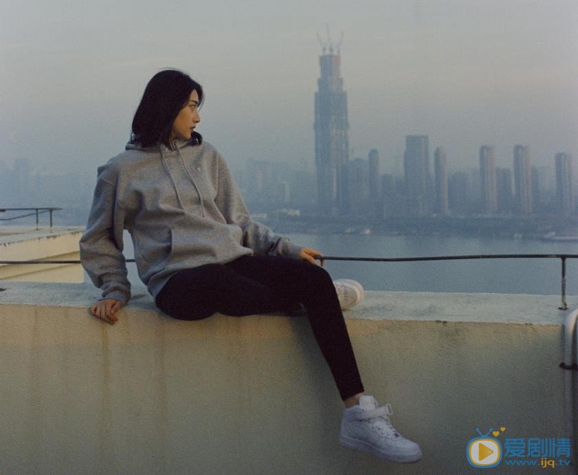 王若珊唯美街拍照 王若珊高清写真_王若珊高清剧照