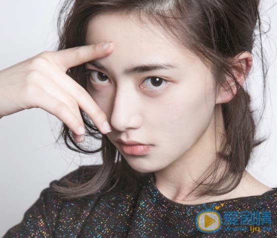王若珊靓丽写真 王若珊高清写真_王若珊高清剧照