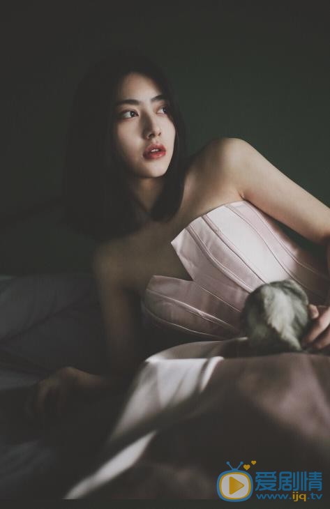 王若珊靓丽写真 王若珊高清写真_王若珊高清剧照