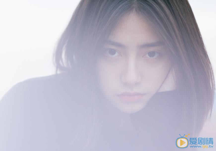 王若珊唯美街拍照 王若珊高清写真_王若珊高清剧照