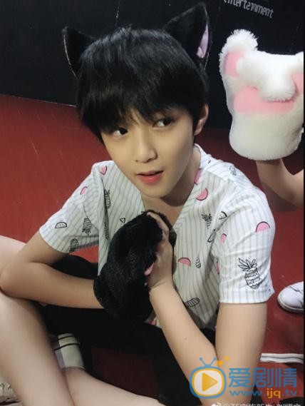 刘耀文自拍写真 刘耀文高清写真_刘耀文高清剧照