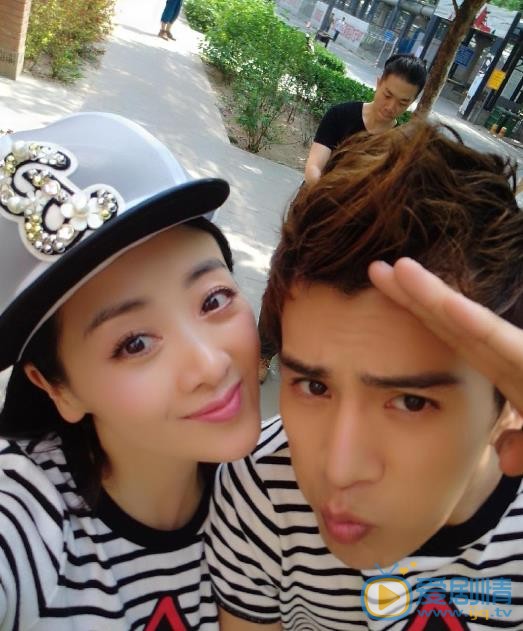 李佳璘夫妻合照 李佳璘高清写真_李佳璘高清剧照