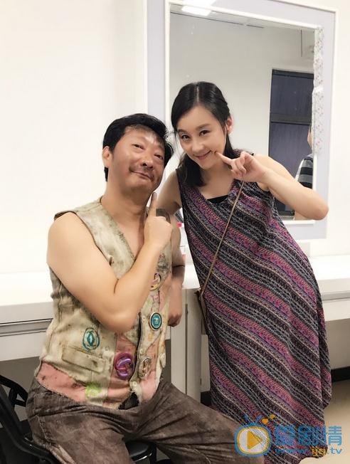 魏辰妃与人合照 魏辰妃高清写真_魏辰妃高清剧照