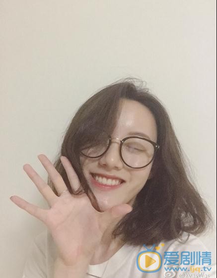 张雨薇自拍写真 张雨薇高清写真_张雨薇高清剧照