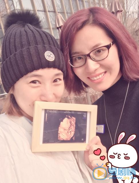李依蔓与人合照 李依蔓高清写真_李依蔓高清剧照