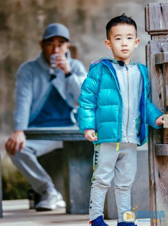 陈小春《爸爸去哪儿》剧照 陈小春高清写真_陈小春高清剧照