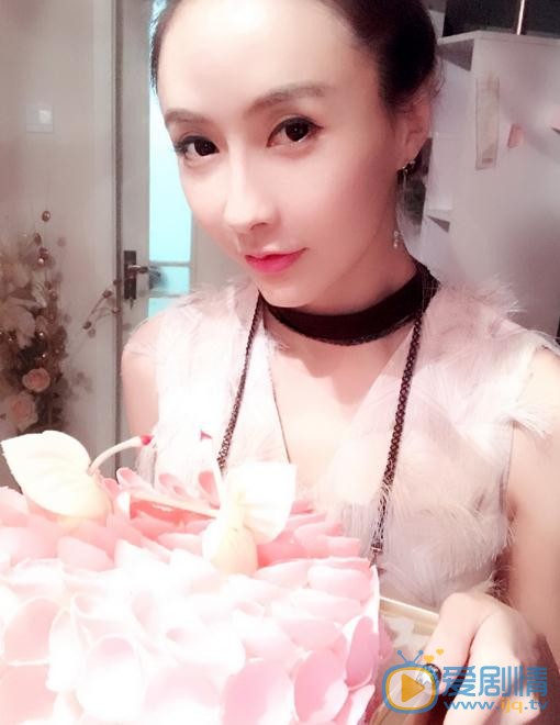 李羲儿生活照 李羲儿高清写真_李羲儿高清剧照