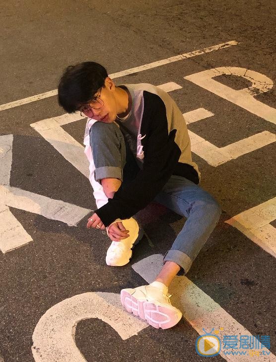 费启鸣帅气写真 费启鸣高清写真_费启鸣高清剧照