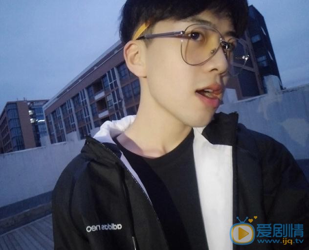 费启鸣可爱照 费启鸣高清写真_费启鸣高清剧照