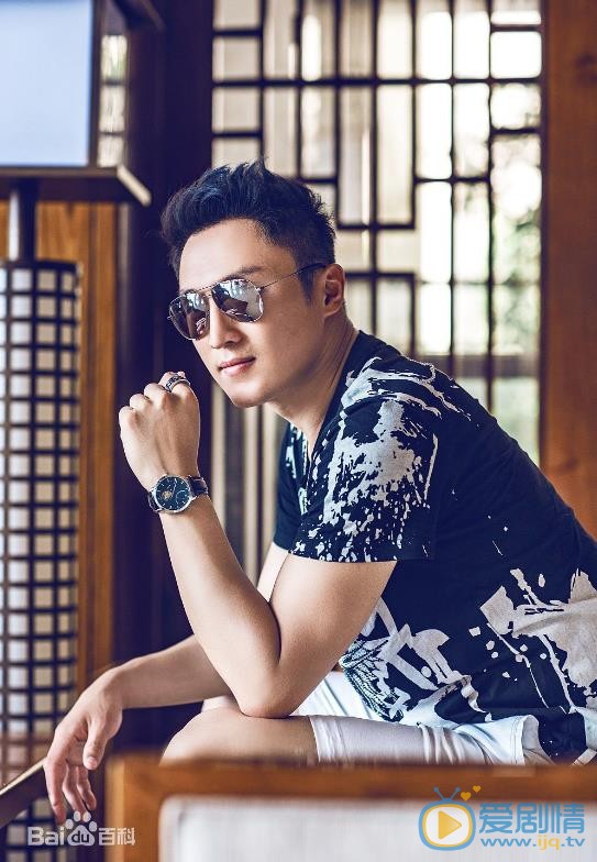 李东翰街拍大片 李东翰高清写真_李东翰高清剧照