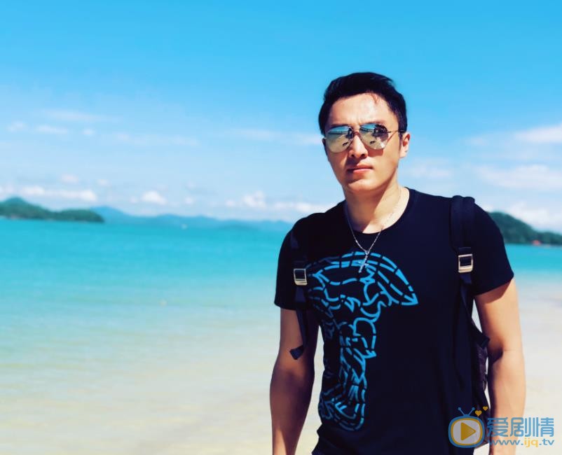 李东翰街拍大片 李东翰高清写真_李东翰高清剧照