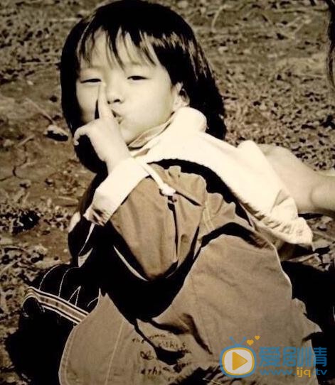 李庚希与人合照 李庚希高清写真_李庚希高清剧照