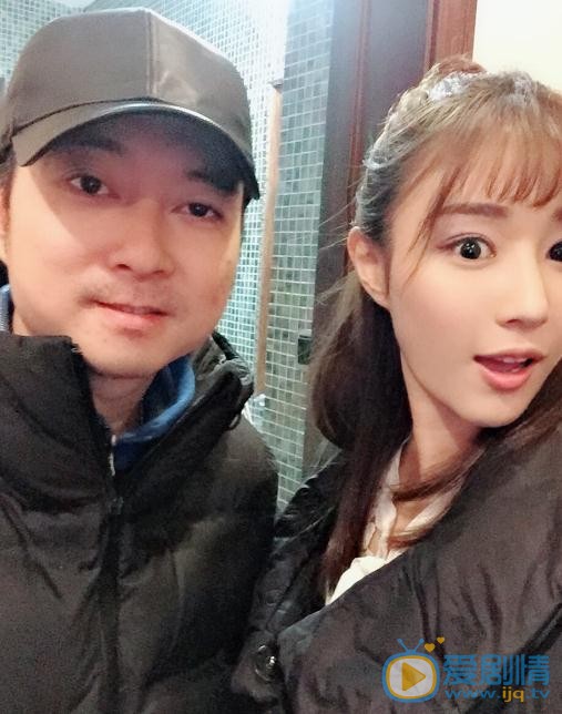 华雯与人合照 华雯高清写真_华雯高清剧照