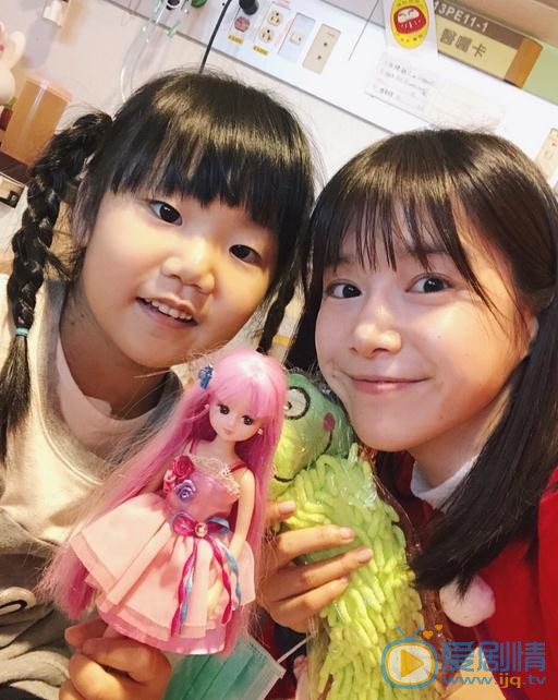 李佳颖与人合照 李佳颖高清写真_李佳颖高清剧照