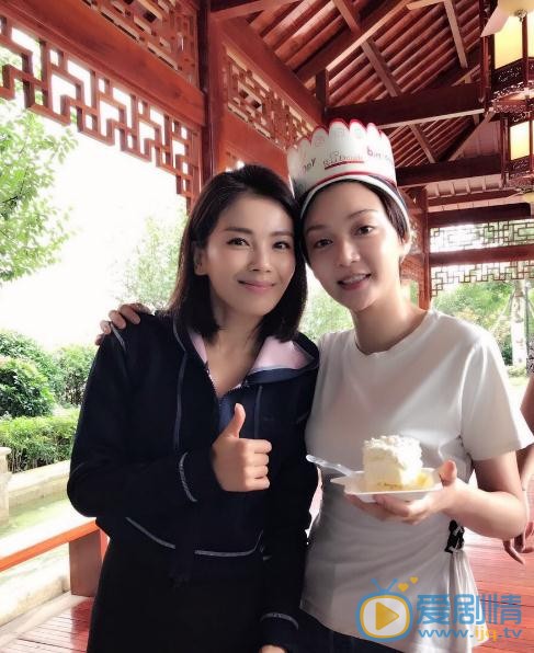 潘之琳与人合照 潘之琳高清写真_潘之琳高清剧照