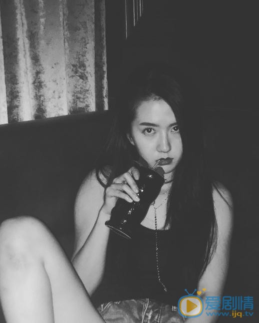 许龄月气质写真 许龄月高清写真_许龄月高清剧照
