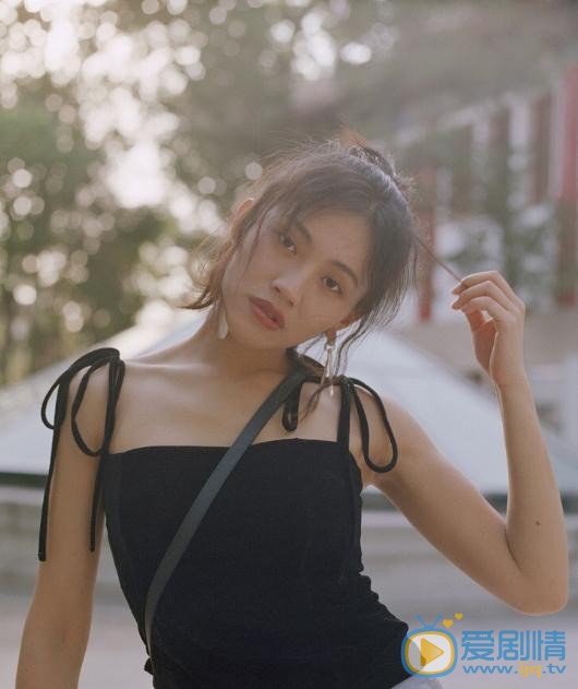 杨小兰夏日写真 杨小兰高清写真_杨小兰高清剧照