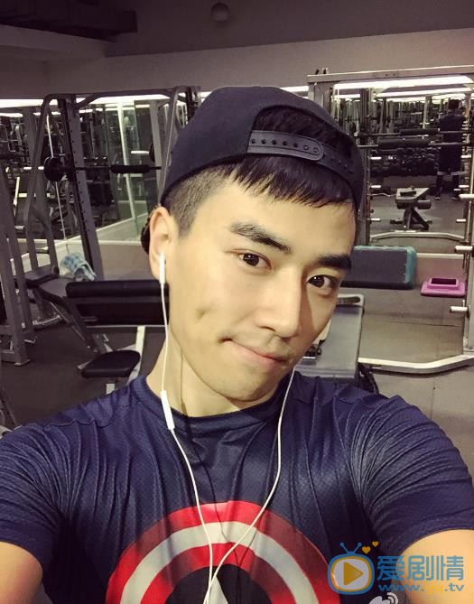张超人生活照 张超人高清写真_张超人高清剧照