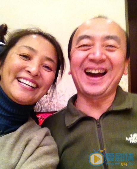 李勤勤与人合照 李勤勤高清写真_李勤勤高清剧照