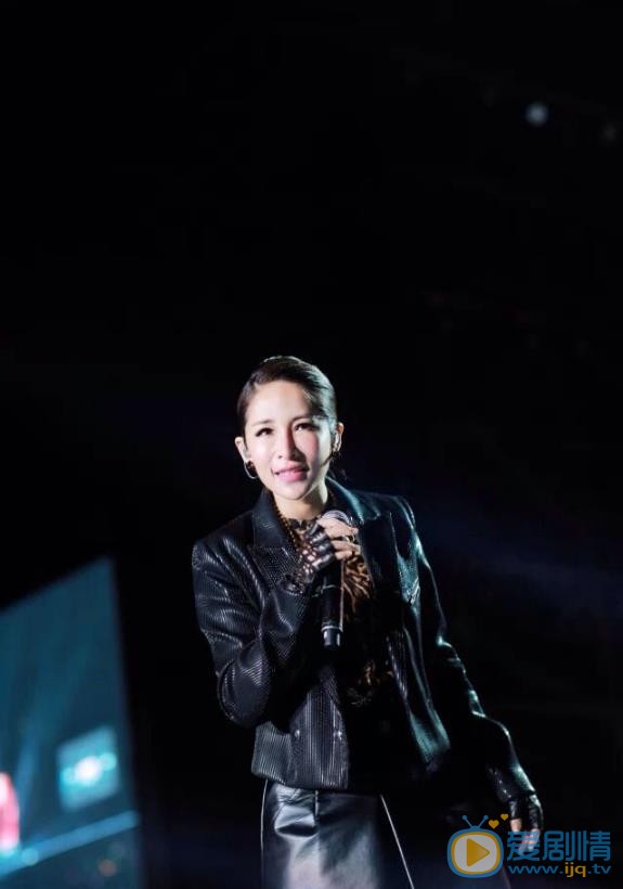 萧亚轩演唱会 萧亚轩高清写真_萧亚轩高清剧照
