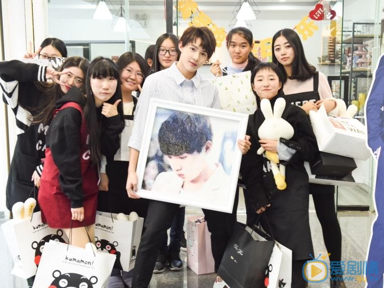黄圣池生日会 黄圣池高清写真_黄圣池高清剧照