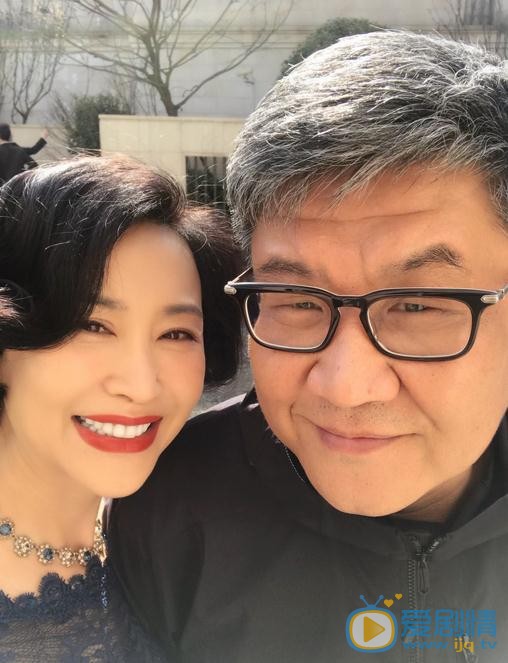 乔红与人合照 乔红高清写真_乔红高清剧照