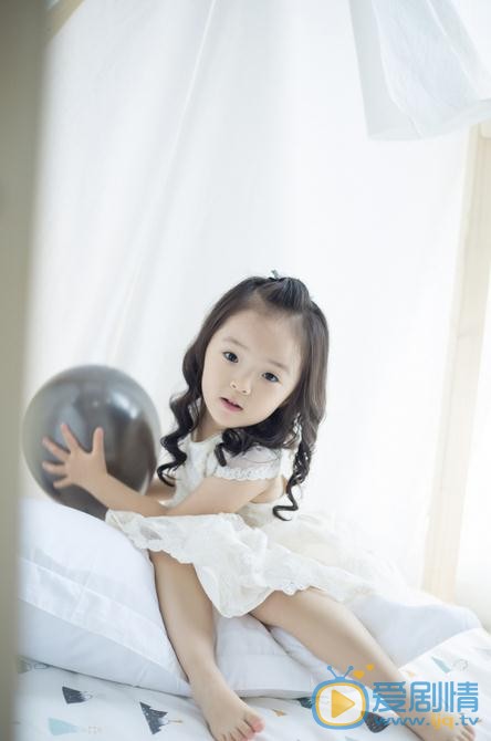 于小磊女儿照 于小磊高清写真_于小磊高清剧照