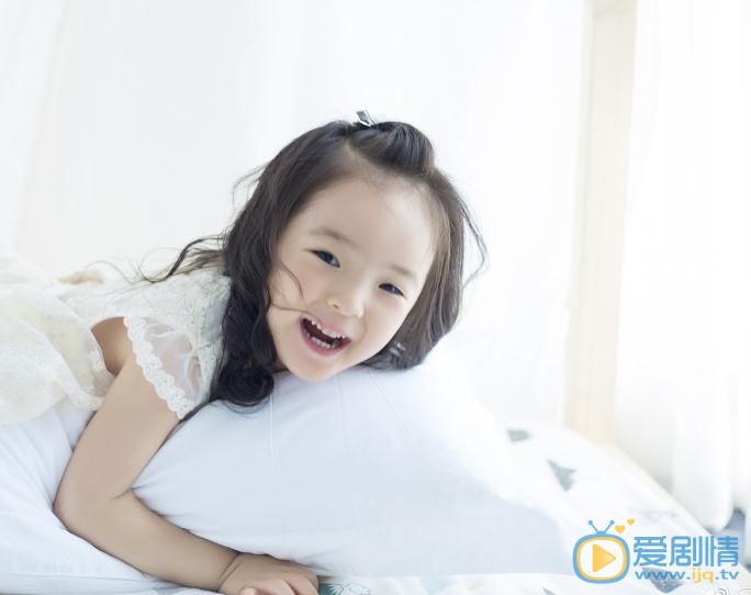 于小磊女儿照 于小磊高清写真_于小磊高清剧照