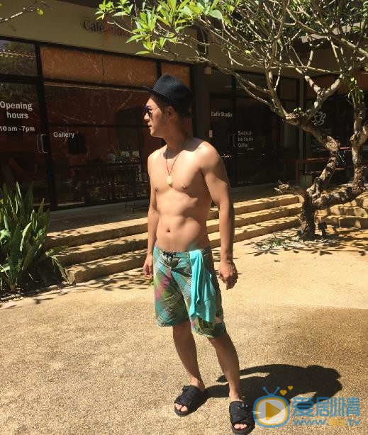 王俊彭夏日旅行照 王俊彭高清写真_王俊彭高清剧照